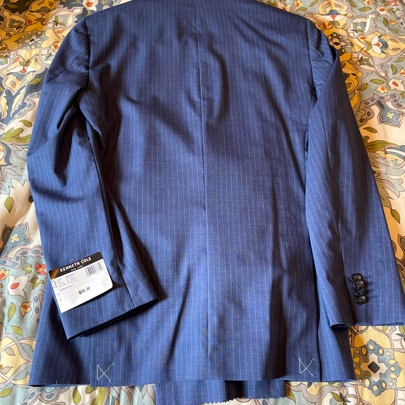 Keneth cole suit